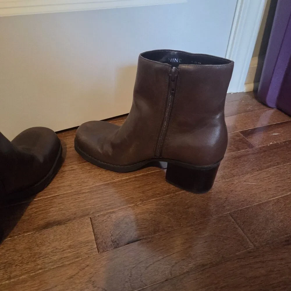 Nine West Womens Brown Chunky Heel Ankle Boot Size 7.5